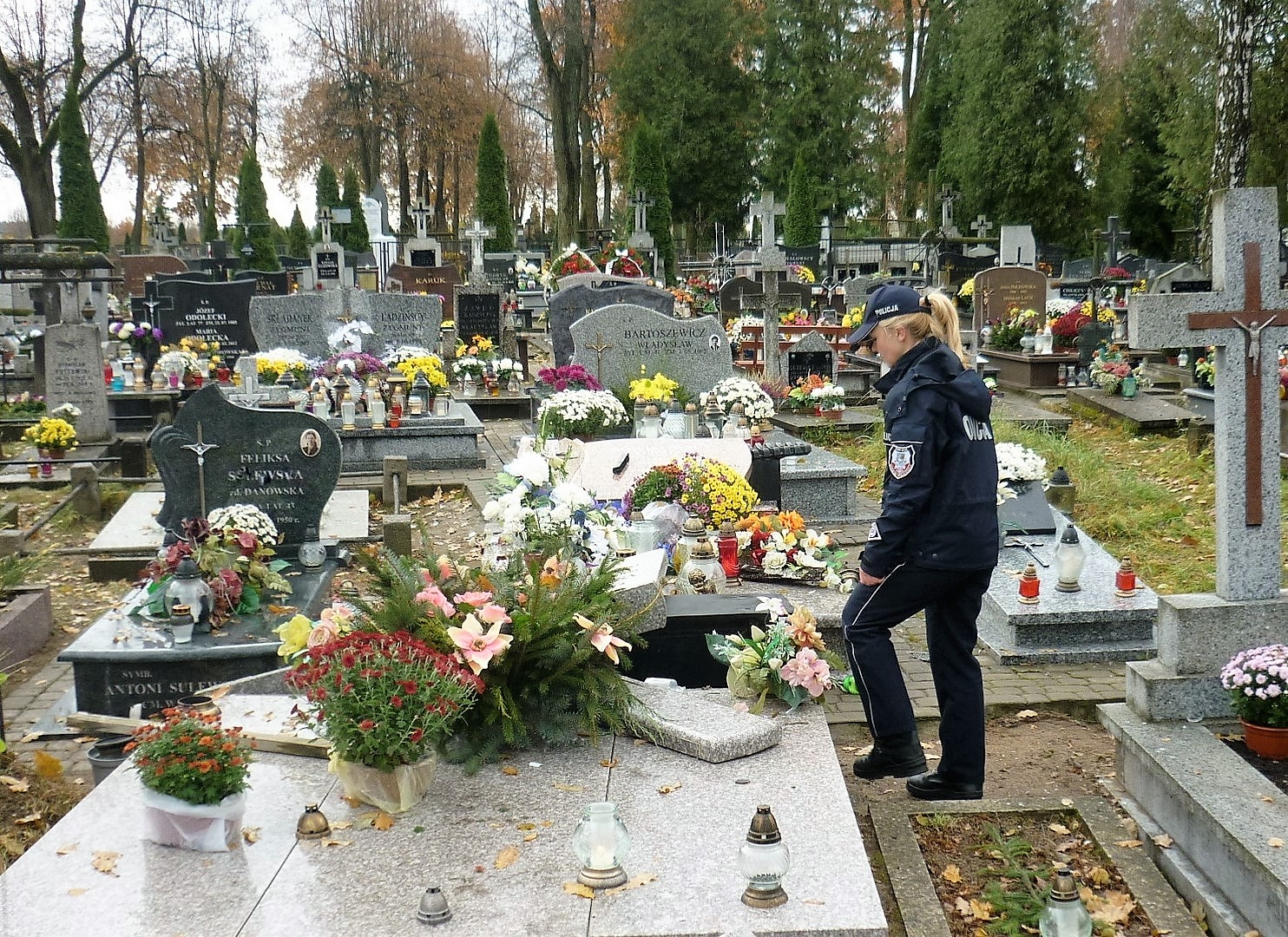 Pierwszy zatrzymany w związku z dewastacją cmentarza. Po przesłuchaniu zwolniony z aresztu