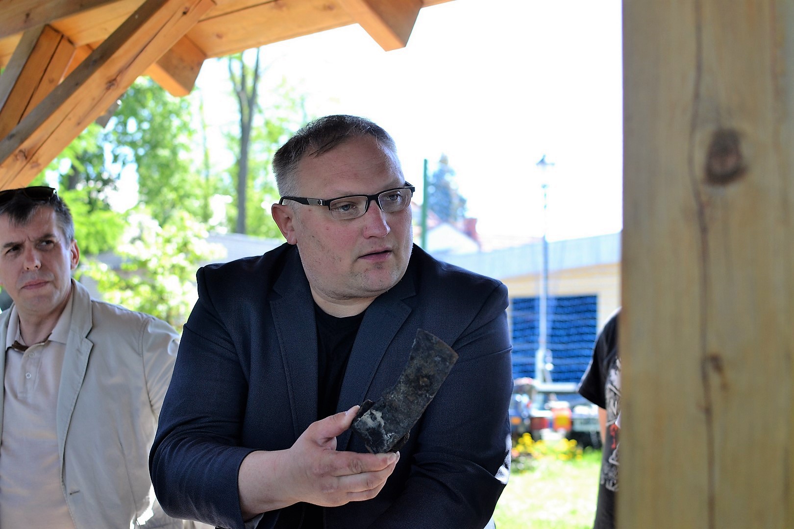 Maciej Rokus: Samolotu na dnie jeziora nie ma, ale jest coś, co waży kilka ton