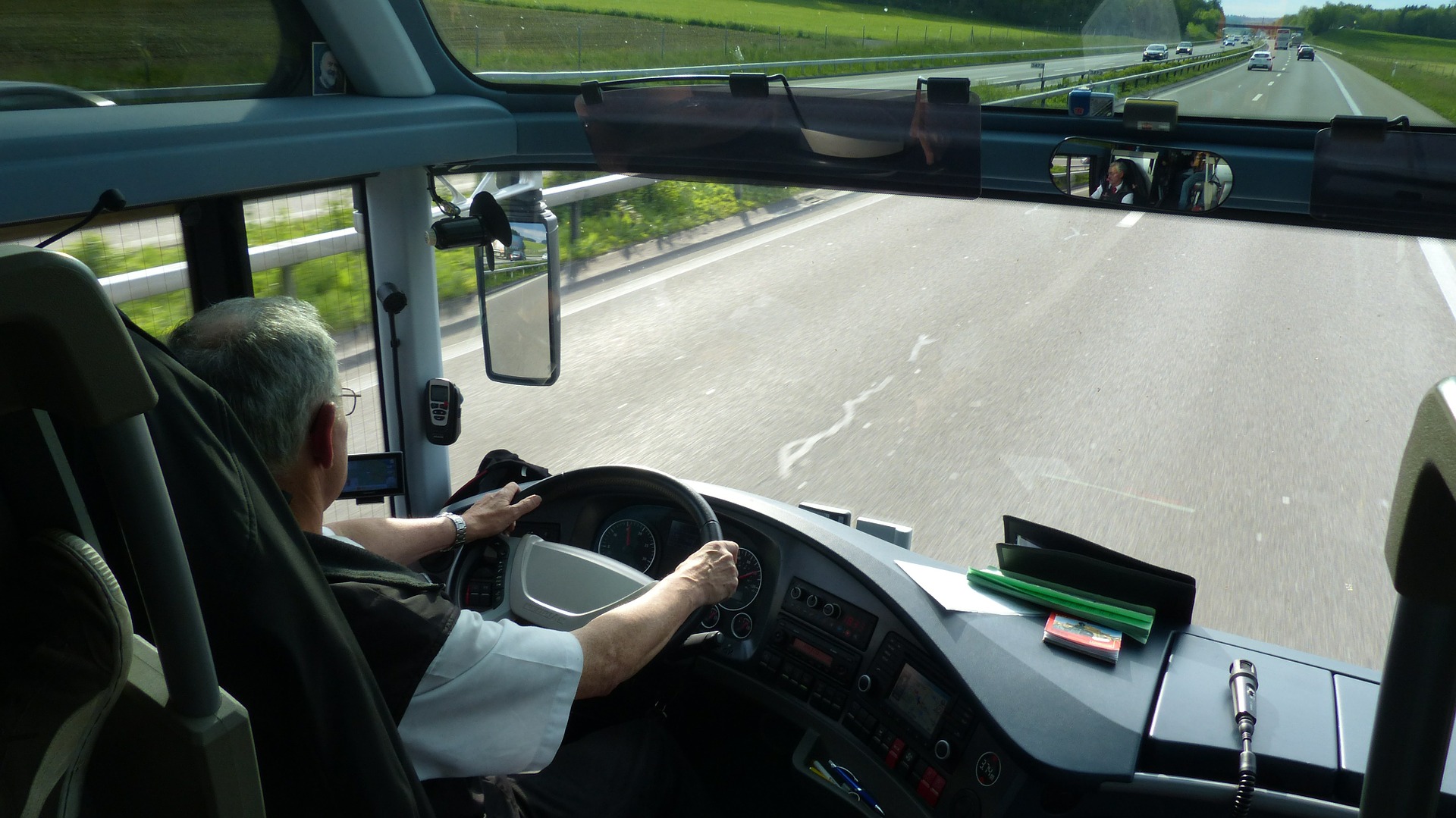 EŁK: Nietrzeźwy kierowca autokaru zatrzymany. Wpadł podczas kontroli