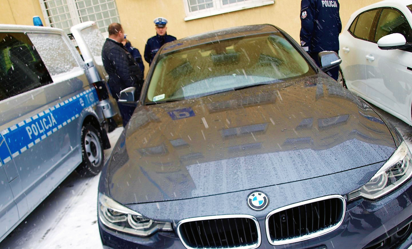 Ełccy policjanci w nowych autach [galeria foto]