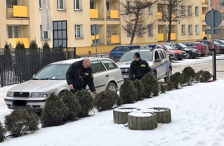 Straż miejska receptą na chaos przy szkołach?