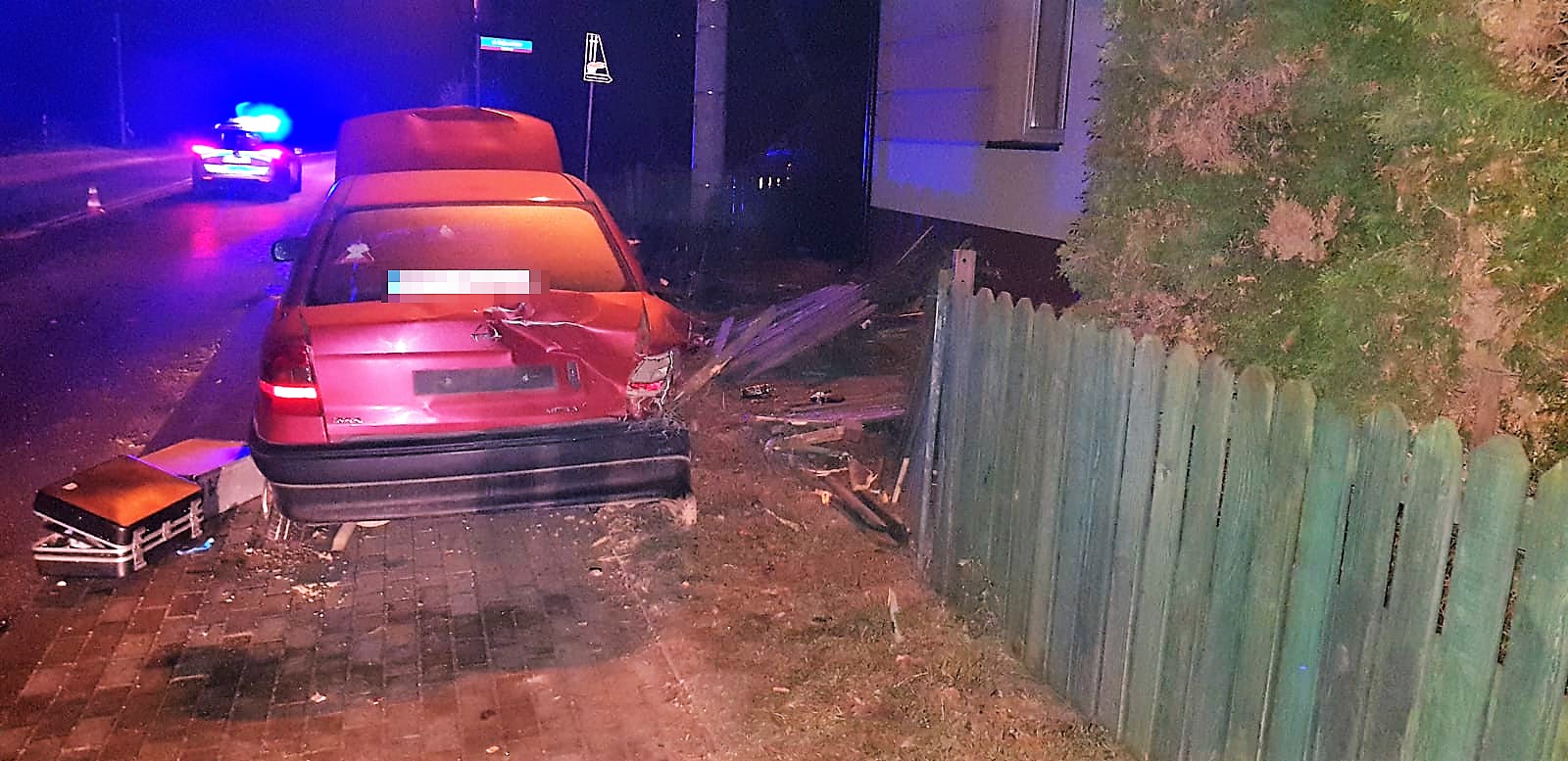 Pijany wjechał w ogrodzenie prywatnej posesji