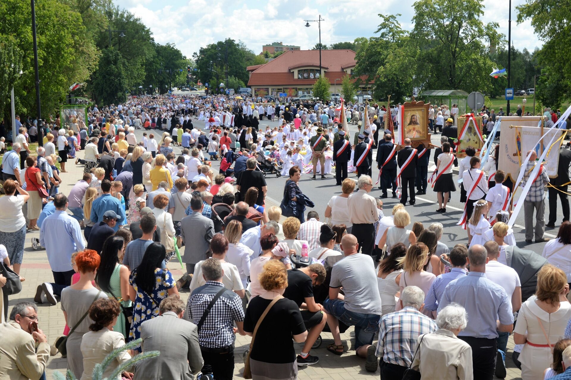 Boże Ciało i długi weekend. Utrudnienia w ruchu