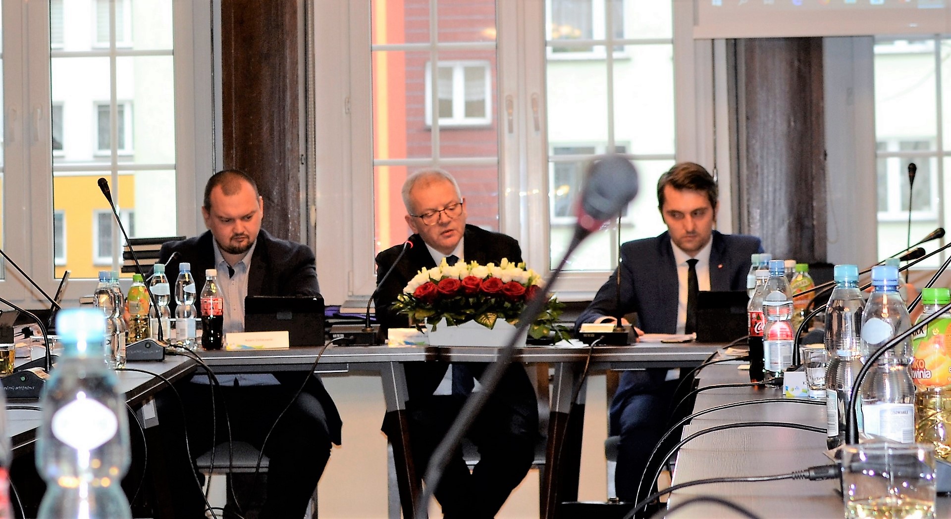 Zdalne sesje rad gmin możliwe. Sejm w piątek zajmie się ustawą