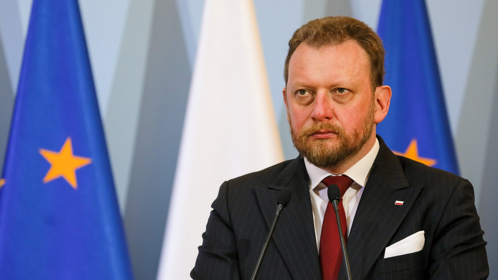 Szumowski: nie mam sobie nic do zarzucenia ws. maseczek, które nie spełniały norm