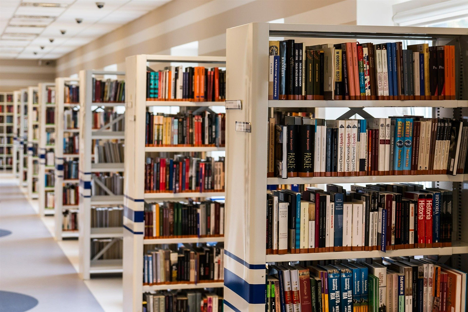 Wytyczne dla bibliotek: preferowane udostępnianie zbiorów w trybie wypożyczeń na zewnątrz