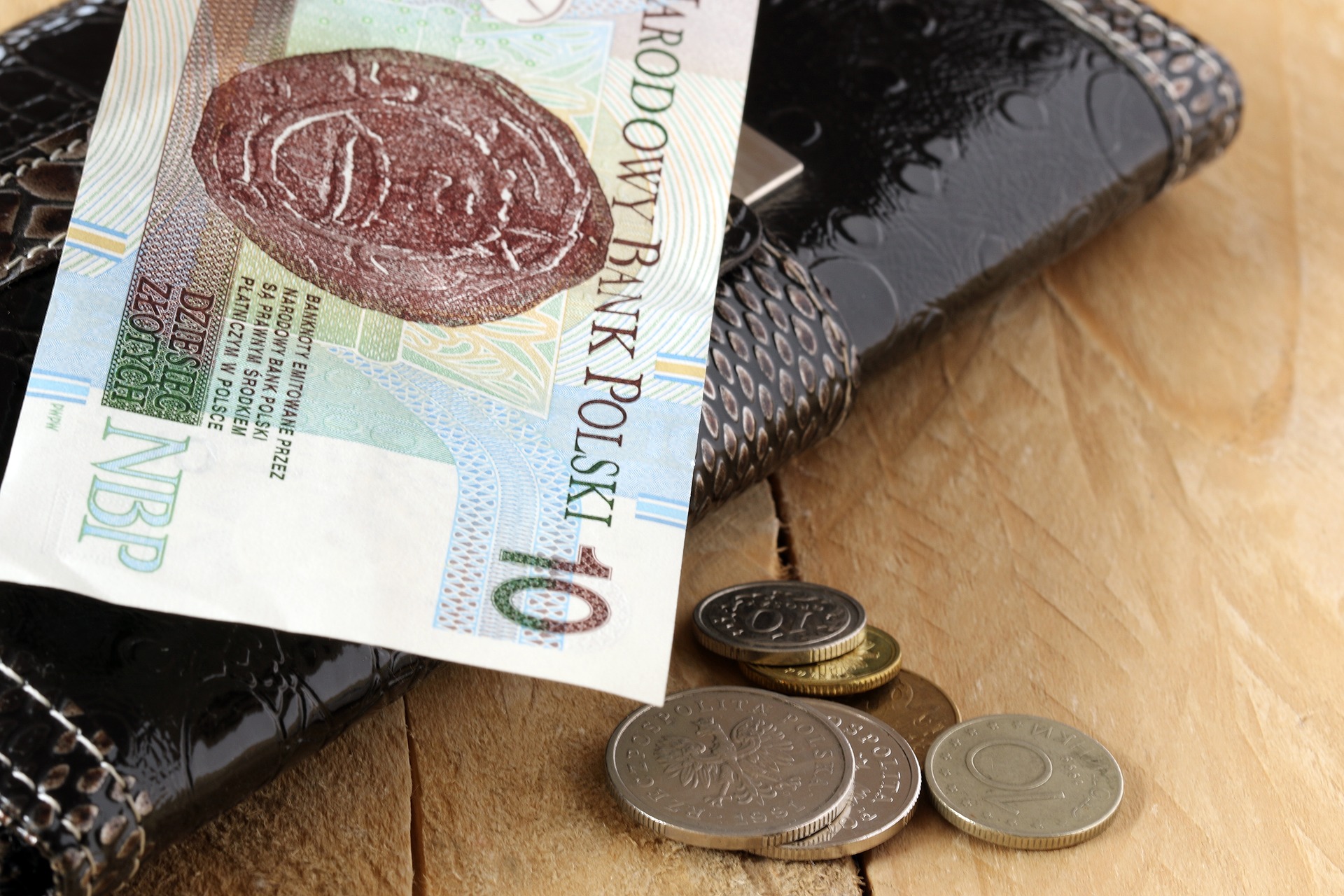 Zasiłek dla bezrobotnych w górę. Od września 1200 zł