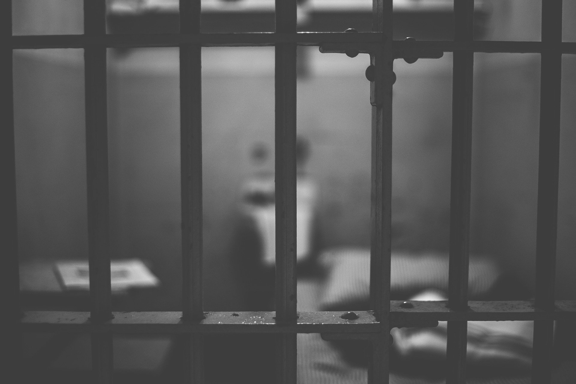 18 urodziny zakończył w policyjnej celi i z zarzutami