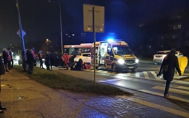 Wypadek na Kajki. 15-latka w stanie ciężkim. 21-letni kierowca zatrzymany