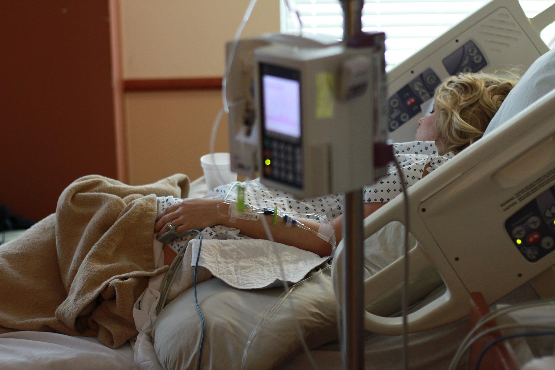 Opuszczając szpital ukradł telefon śpiącemu pacjentowi. Został zatrzymany