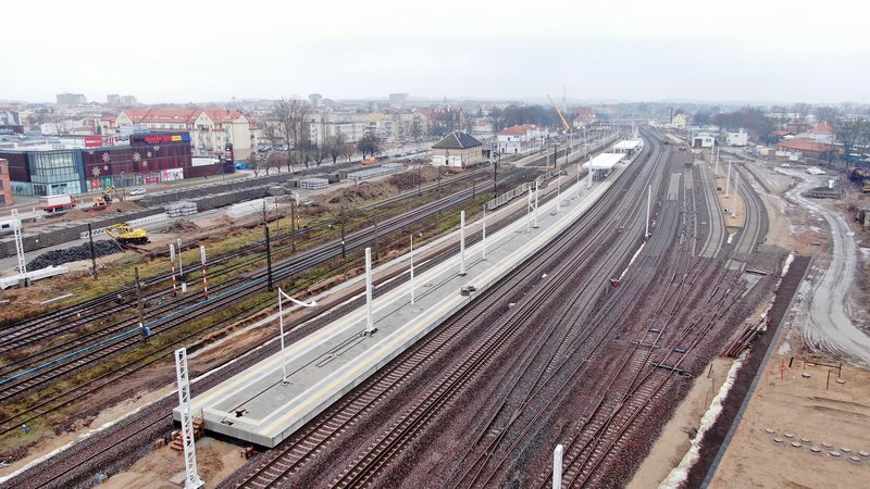 Rail Baltica. Na stacji Ełk wykonawca kończy budowę peronu nr 3 